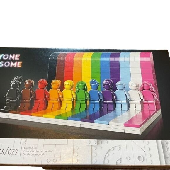 LEGO 40516 Everyone is Awesome Rainbow Pride Colorful 346 pieces LGBTQ+ Gift New - Picture 4 of 12